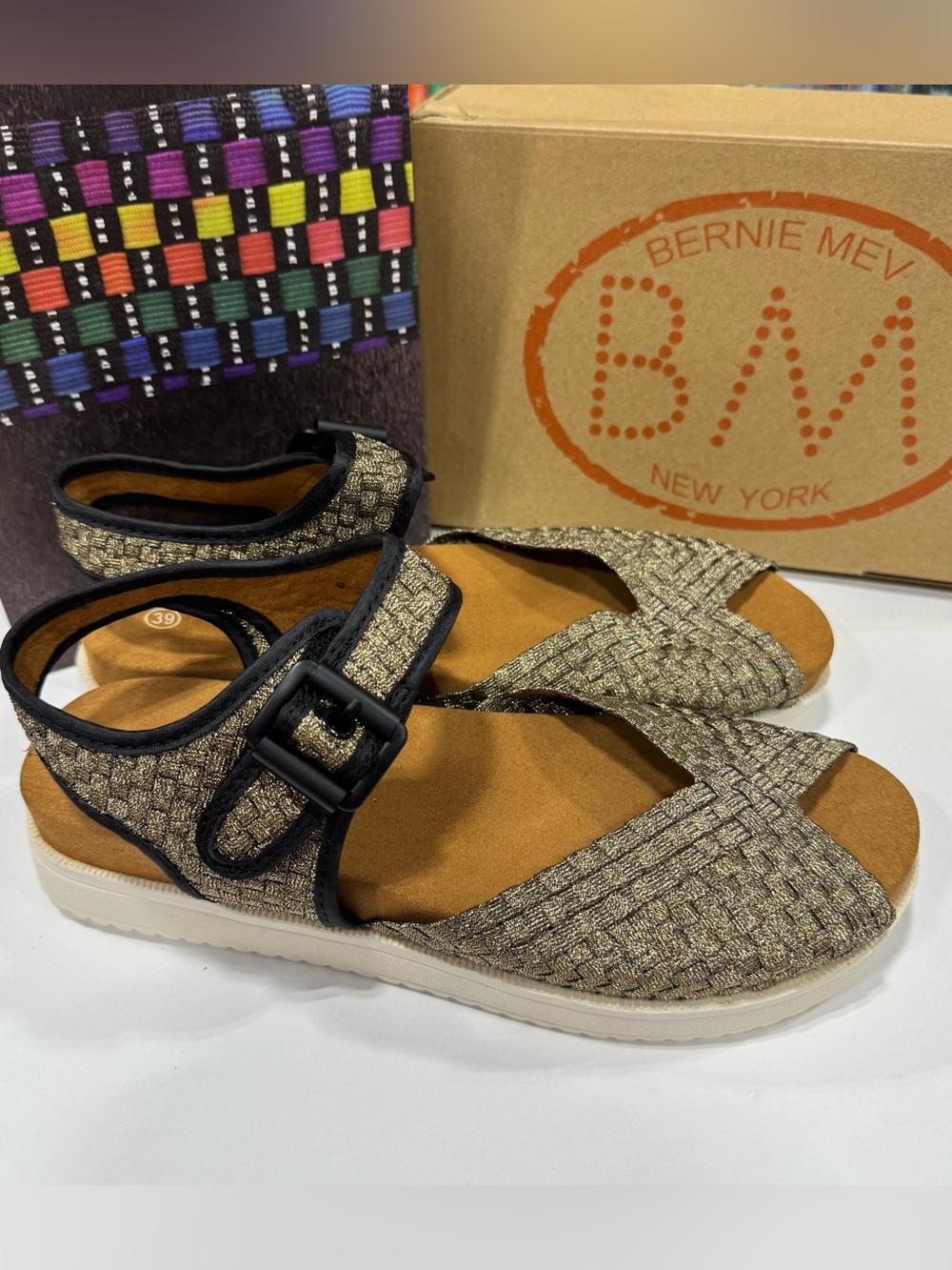 Bernie Mev Sz 39 Woven Buckle Sandals in Beige and Black